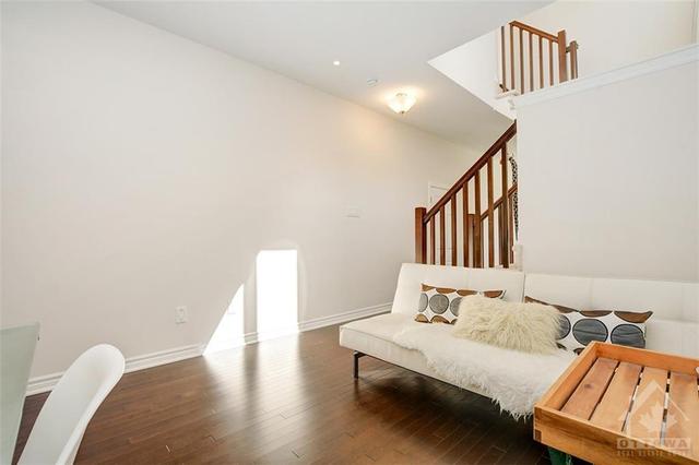 432 Meadowbreeze Drive, Townhouse with 4 bedrooms, 3 bathrooms and 2 parking in Ottawa ON | Image 7