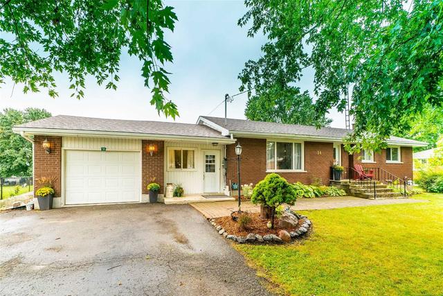 14 Kenscott Cres, House detached with 3 bedrooms, 2 bathrooms and 5 parking in Kawartha Lakes ON | Card Image
