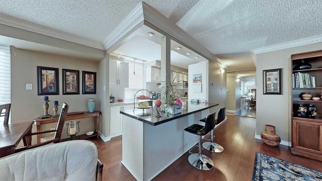 1001 - 40 Chichester Pl, Condo with 2 bedrooms, 2 bathrooms and 1 parking in Toronto ON | Image 4