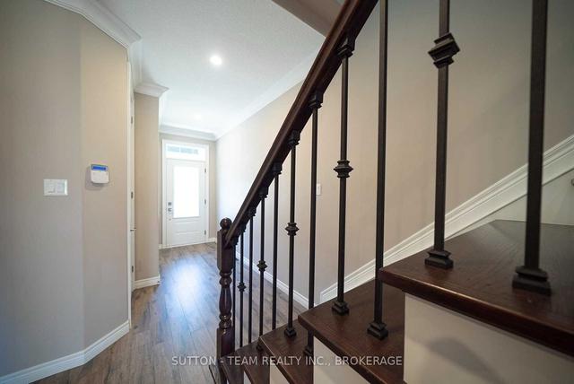 b - 112 Mount Pleasant St, House attached with 3 bedrooms, 3 bathrooms and 2 parking in Brantford ON | Image 28