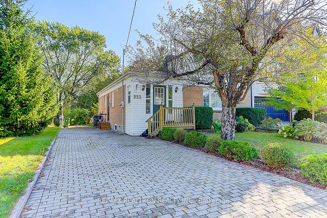 223 Willowdale Ave, House detached with 4 bedrooms, 2 bathrooms and 5 parking in Toronto ON | Image 1
