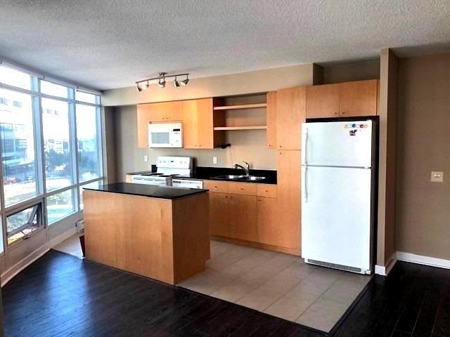 809 - 373 Front St W, Condo with 1 bedrooms, 1 bathrooms and 1 parking in Toronto ON | Image 5