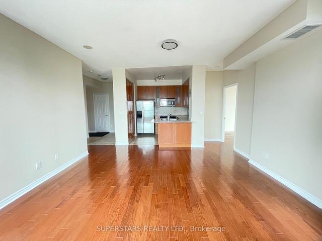 2010 - 18 Holmes Ave, Condo with 2 bedrooms, 2 bathrooms and 1 parking in Toronto ON | Image 2