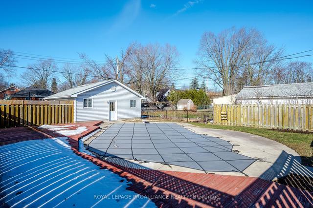 737 Snelgrove Rd, House detached with 2 bedrooms, 1 bathrooms and 7 parking in Peterborough ON | Image 34