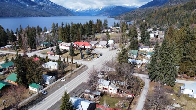 318 Lake Avenue, House detached with 2 bedrooms, 1 bathrooms and null parking in Silverton BC | Image 6