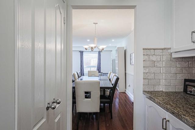 102 Leah Cres, Townhouse with 3 bedrooms, 4 bathrooms and 4 parking in Vaughan ON | Image 39