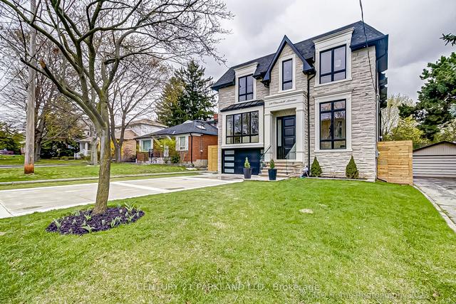 239 Churchill Ave, House detached with 5 bedrooms, 8 bathrooms and 6 parking in Toronto ON | Image 12