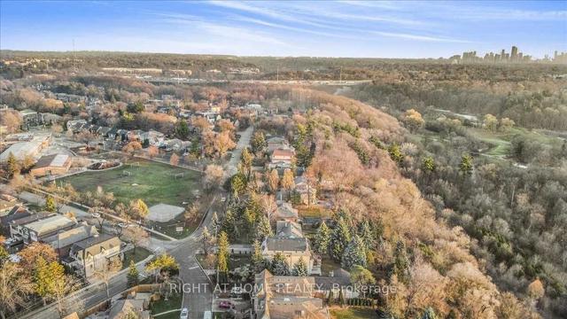 42 Gwendolen Cres, House detached with 3 bedrooms, 2 bathrooms and 6 parking in Toronto ON | Image 25