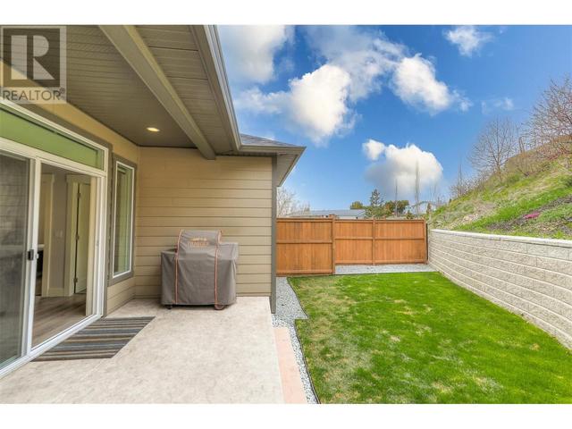 1215 Hume Avenue, House detached with 6 bedrooms, 3 bathrooms and 5 parking in Kelowna BC | Image 24