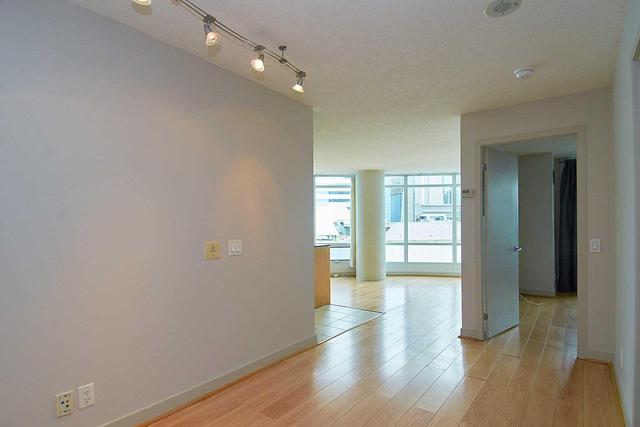 1003 - 361 Front St, Condo with 1 bedrooms, 1 bathrooms and 1 parking in Toronto ON | Image 2