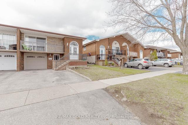 50 Prouse Dr, House semidetached with 3 bedrooms, 2 bathrooms and 3 parking in Brampton ON | Image 1