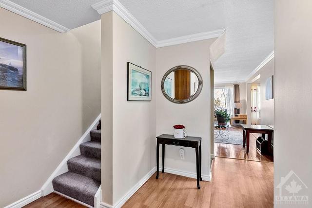 10 - 2415 Southvale Crescent, Townhouse with 3 bedrooms, 2 bathrooms and 2 parking in Ottawa ON | Image 4