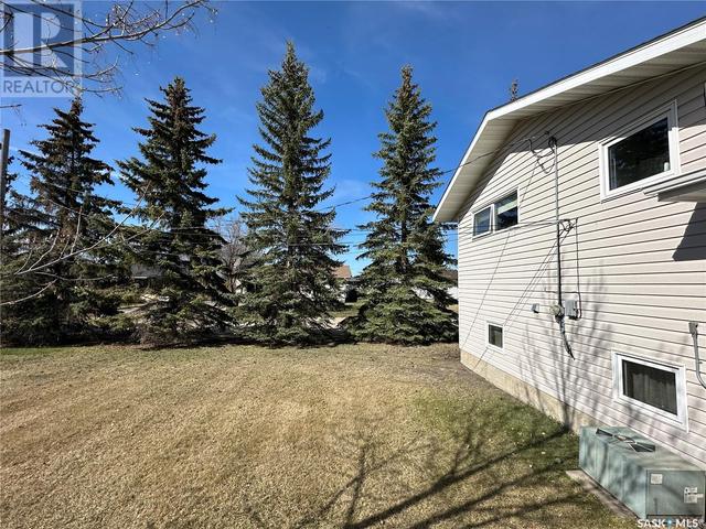 403 2nd Street Ne, House detached with 4 bedrooms, 3 bathrooms and null parking in Watson SK | Image 47