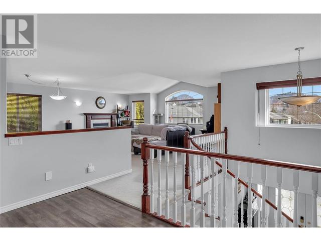 1236 Cerise Drive, House detached with 4 bedrooms, 3 bathrooms and 4 parking in Kelowna BC | Image 16