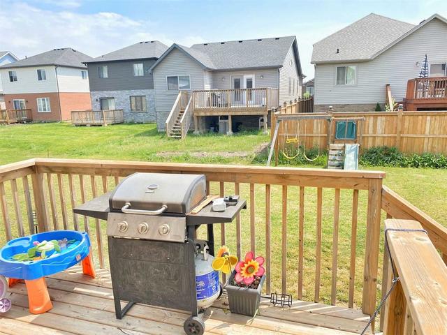 7750 Hanniwell St, House detached with 3 bedrooms, 3 bathrooms and 4 parking in Niagara Falls ON | Image 2