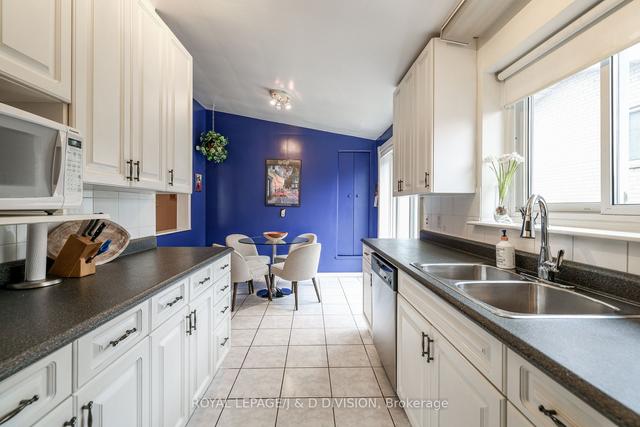 82 Northey Dr, House semidetached with 2 bedrooms, 2 bathrooms and 3 parking in Toronto ON | Image 5