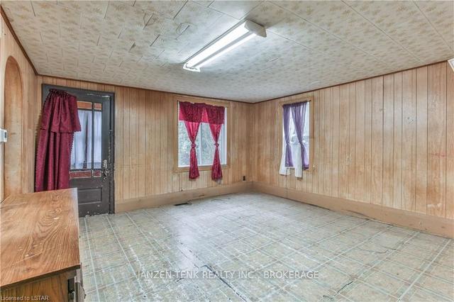 327 2nd Concession Rd Enr, House detached with 3 bedrooms, 1 bathrooms and 6 parking in Norfolk County ON | Image 3