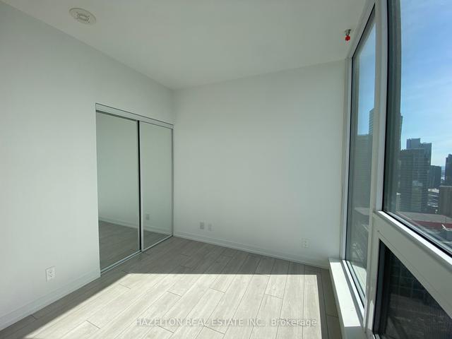4502 - 55 Mercer St, Condo with 3 bedrooms, 2 bathrooms and 1 parking in Toronto ON | Image 3