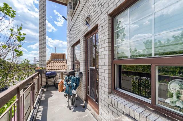 1472 St Clair Ave W, Condo with 4 bedrooms, 5 bathrooms and 4 parking in Toronto ON | Image 6