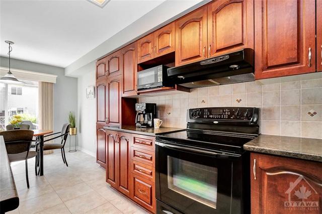 100 Prem Circle, Townhouse with 3 bedrooms, 3 bathrooms and 2 parking in Ottawa ON | Image 9