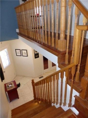124 Morningview Tr, House detached with 4 bedrooms, 4 bathrooms and 5 parking in Toronto ON | Image 2