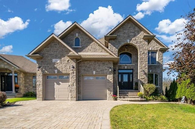 710 Kananaskis Drive, House detached with 6 bedrooms, 3 bathrooms and 7 parking in Kingston ON | Image 1