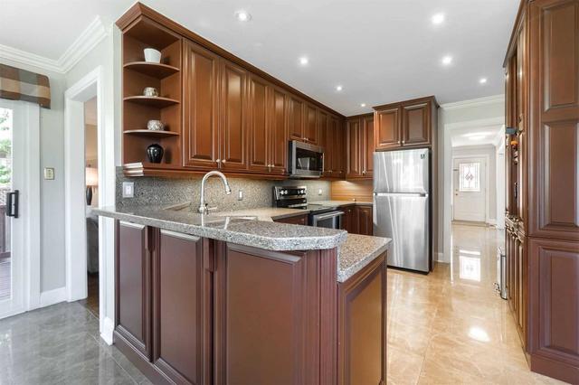 4473 Hearthside Dr, House detached with 4 bedrooms, 4 bathrooms and 6 parking in Mississauga ON | Image 5