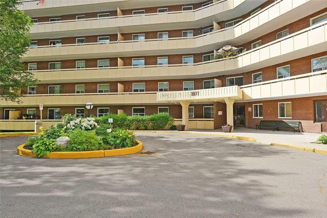 406 - 3577 Derry Rd, Condo with 2 bedrooms, 1 bathrooms and 1 parking in Mississauga ON | Image 1