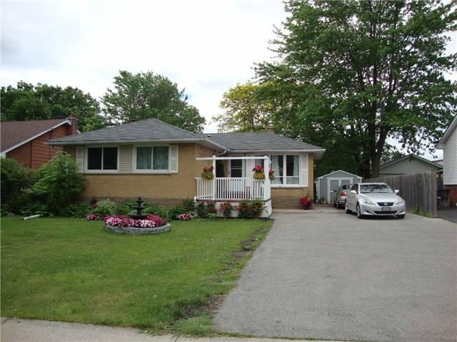 568 Third Line, House detached with 3 bedrooms, 2 bathrooms and 8 parking in Oakville ON | Image 1