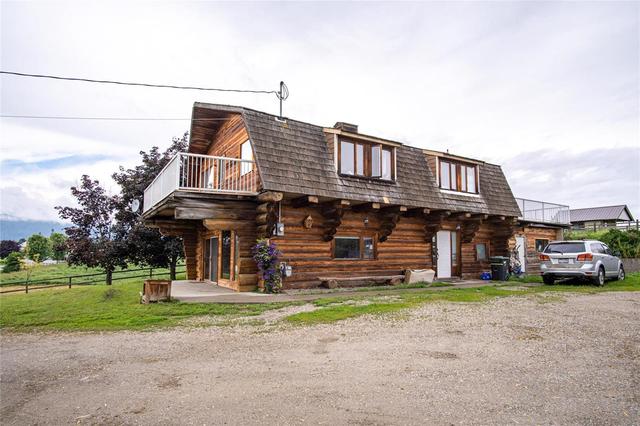 2700 Young Road, House detached with 4 bedrooms, 4 bathrooms and 6 parking in Spallumcheen BC | Card Image