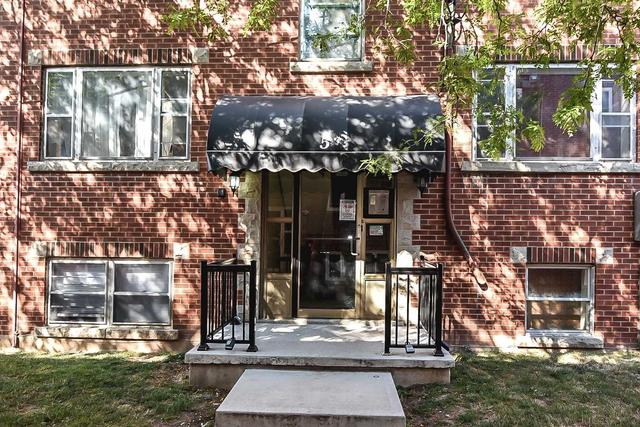 4 - 5 Applewood Ave, Condo with 1 bedrooms, 1 bathrooms and 1 parking in Hamilton ON | Image 2