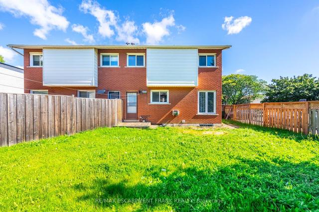9 Dianne Crt, House semidetached with 3 bedrooms, 2 bathrooms and 2 parking in Hamilton ON | Image 31