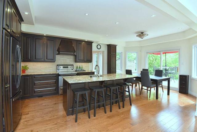 2054 Waterbridge Dr, House detached with 4 bedrooms, 5 bathrooms and 4 parking in Burlington ON | Image 3