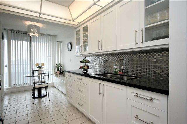 1004 - 24 Hanover Rd, Condo with 2 bedrooms, 2 bathrooms and 1 parking in Brampton ON | Image 15