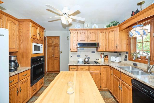 27 Woodcrest Dr, House detached with 3 bedrooms, 2 bathrooms and 5 parking in St. Catharines ON | Image 2