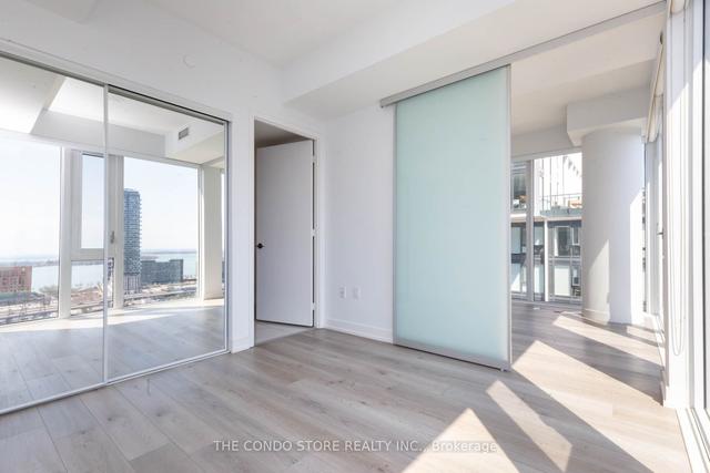 2208 - 158 Front St E, Condo with 2 bedrooms, 2 bathrooms and 1 parking in Toronto ON | Image 7