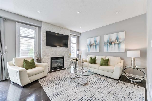 18 Philip Brown Ave, House detached with 3 bedrooms, 3 bathrooms and 3 parking in Whitchurch Stouffville ON | Image 19