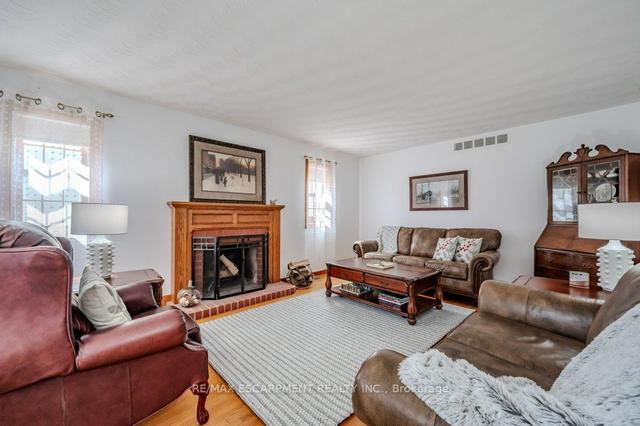 1930 West River Rd, House detached with 3 bedrooms, 3 bathrooms and 12 parking in North Dumfries ON | Image 2