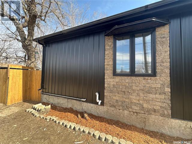 1108 19th Street W, House detached with 2 bedrooms, 1 bathrooms and null parking in Saskatoon SK | Image 5