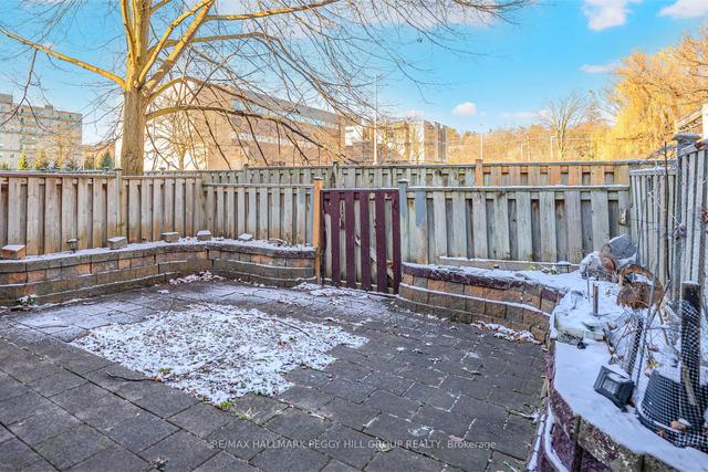 36 - 28 Donald St, Townhouse with 4 bedrooms, 2 bathrooms and 2 parking in Barrie ON | Image 5