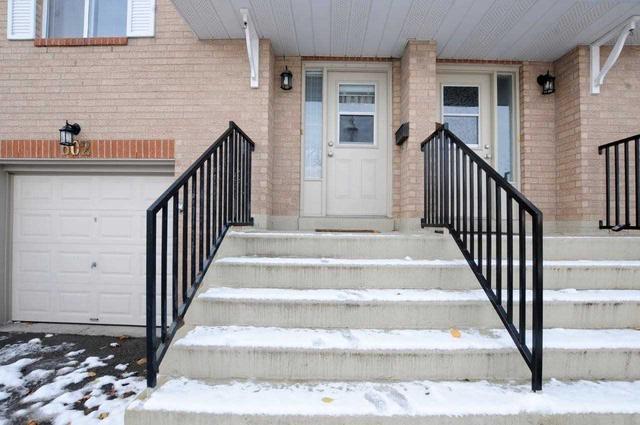 602 Gibney Cres, Townhouse with 3 bedrooms, 2 bathrooms and 2 parking in Newmarket ON | Image 12