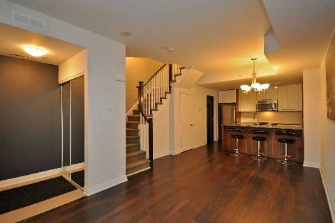 th101 - 1 Valhalla Inn Rd, Townhouse with 3 bedrooms, 3 bathrooms and 1 parking in Toronto ON | Image 3