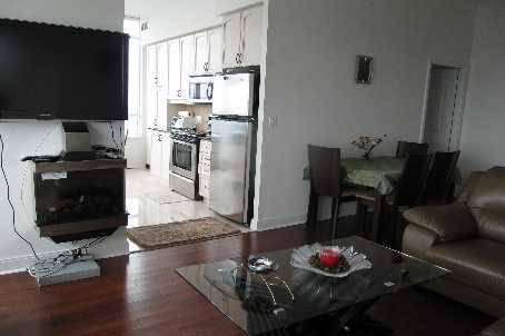 uph 03 - 80 Absolute Ave, Condo with 3 bedrooms, 2 bathrooms and 1 parking in Mississauga ON | Image 5