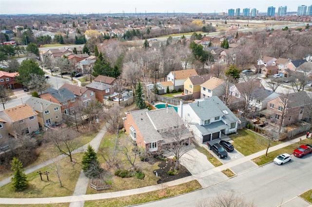 2367 Folkway Dr, House detached with 4 bedrooms, 3 bathrooms and 4 parking in Mississauga ON | Image 25