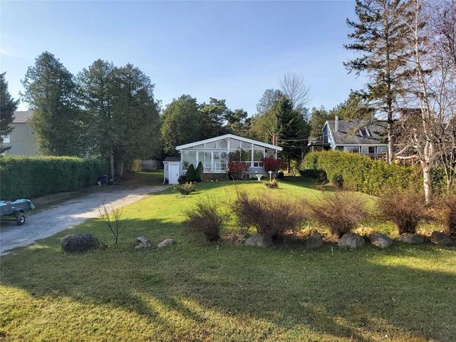 278 Lakeshore Rd, House detached with 2 bedrooms, 1 bathrooms and 3 parking in Meaford ON | Image 2