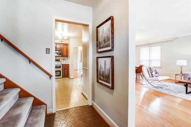 22 Decarie Circ, House detached with 4 bedrooms, 3 bathrooms and 3 parking in Toronto ON | Image 37