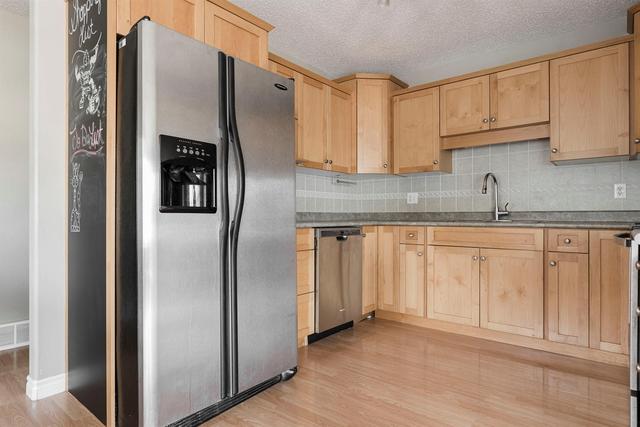 176 O'coffey Crescent, Home with 3 bedrooms, 2 bathrooms and 2 parking in Wood Buffalo AB | Image 9