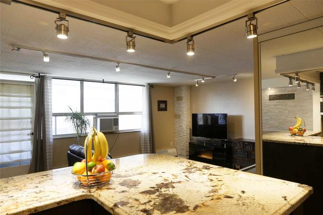 310 - 3625 Lake Shore Blvd, Condo with 2 bedrooms, 1 bathrooms and 1 parking in Toronto ON | Image 18