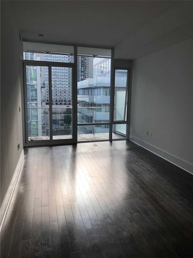 927 - 29 Queens Quay E, Condo with 1 bedrooms, 2 bathrooms and 1 parking in Toronto ON | Image 2