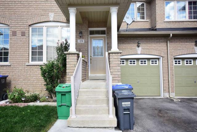 19 Nutwood Way, House attached with 3 bedrooms, 4 bathrooms and 3 parking in Brampton ON | Image 12